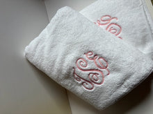 Load image into Gallery viewer, Weezie Bath Towel