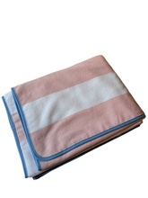 Load image into Gallery viewer, Weezie Beach Towel
