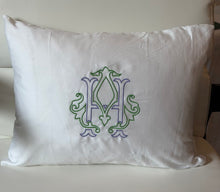 Load image into Gallery viewer, Travel Pillow