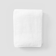 Load image into Gallery viewer, Weezie Bath Towel