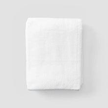 Load image into Gallery viewer, Weezie Bath Towel