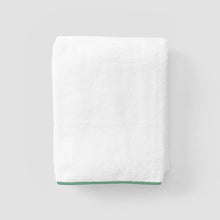 Load image into Gallery viewer, Weezie Bath Towel