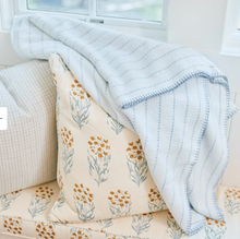 Load image into Gallery viewer, Weezie Throw Blanket
