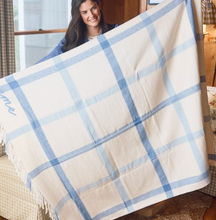 Load image into Gallery viewer, Weezie Throw Blanket