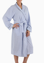 Load image into Gallery viewer, Seersucker Robe
